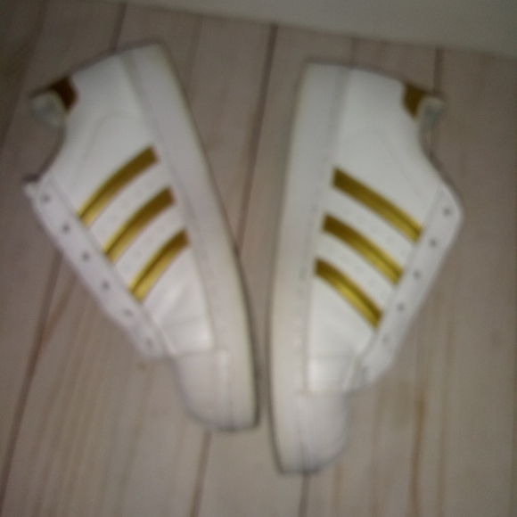 Adidas Superstar White/gold Metallic sneakers - Picture 9 of 15